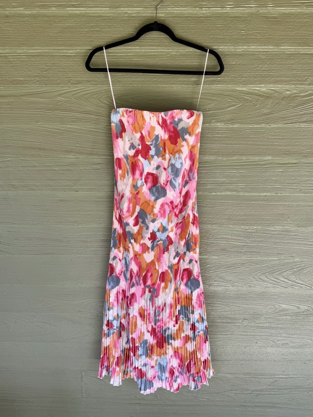 The A&F Giselle Pleat Release Midi Dress in Pink Pattern - Picture 1 of 9